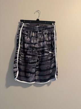 Puma Men’s Black & Gray Tie-Dye Athletic Shorts